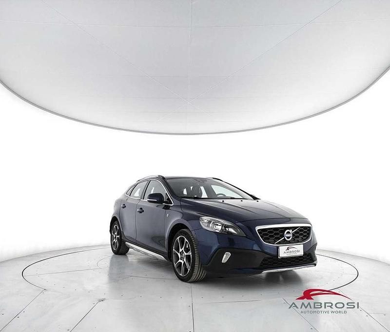 Usata Volvo V40 Ocean Race 114 CV (83 kW) 2015 Blu Utilitaria