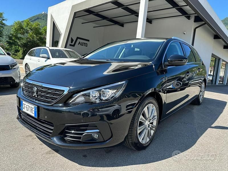 Usata 2021 Peugeot 308 Allure Station wagon | 13.900 € (Buon prezzo) - Immagine 1/4