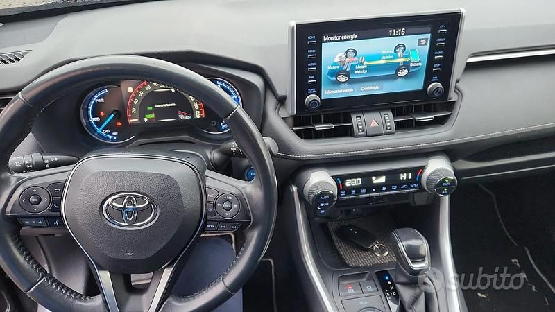 Usata Toyota RAV4 178 CV (130 kW) 2019 Grigio Station wagon