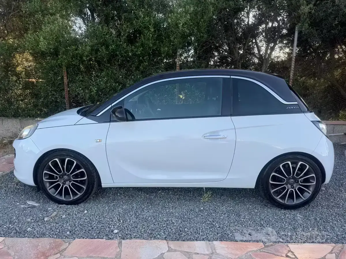 Usata Opel Adam 69 CV (50 kW) 2013 Bianco Utilitaria