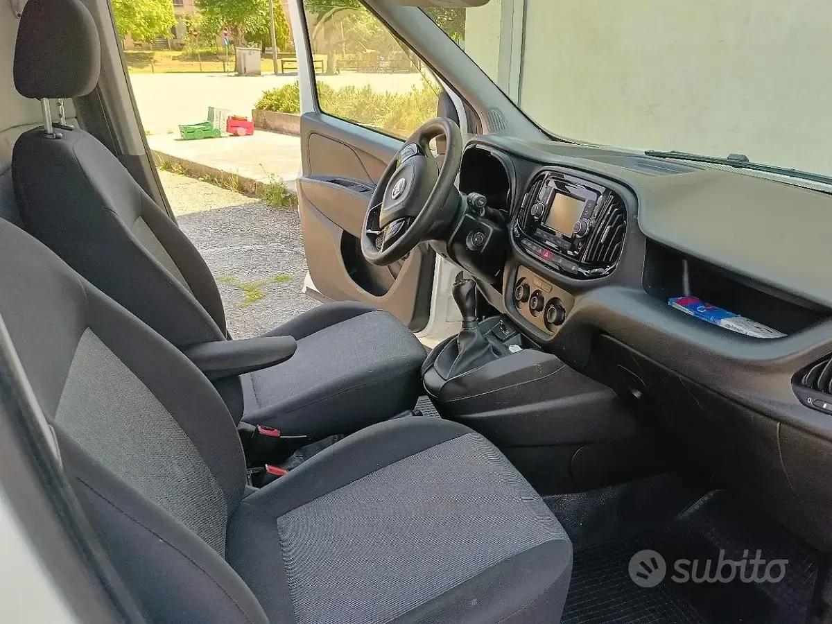 Usata Fiat Doblò 95 CV (69 kW) 2020 Bianco Monovolume