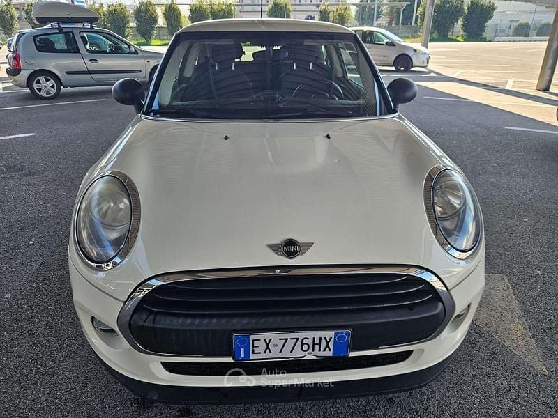 Usata Mini ONE 75 CV (55 kW) 2014 Beige Utilitaria