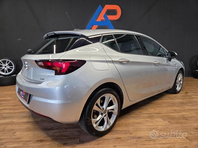 Usata Opel Astra Business 110 CV (80 kW) 2017 Nero Berlina