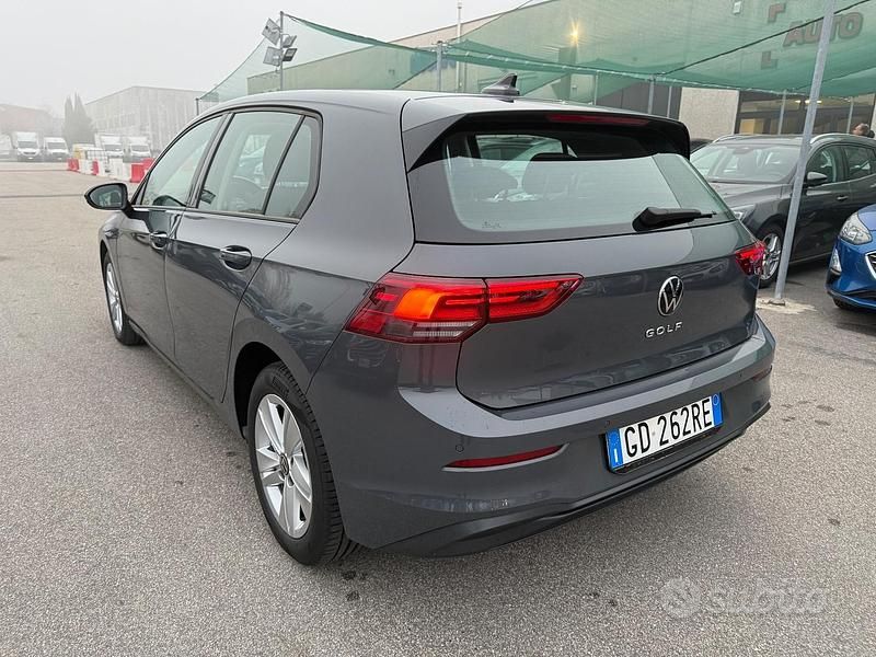Usata VW Golf VII Life 150 CV (110 kW) 2020 Grigio Berlina