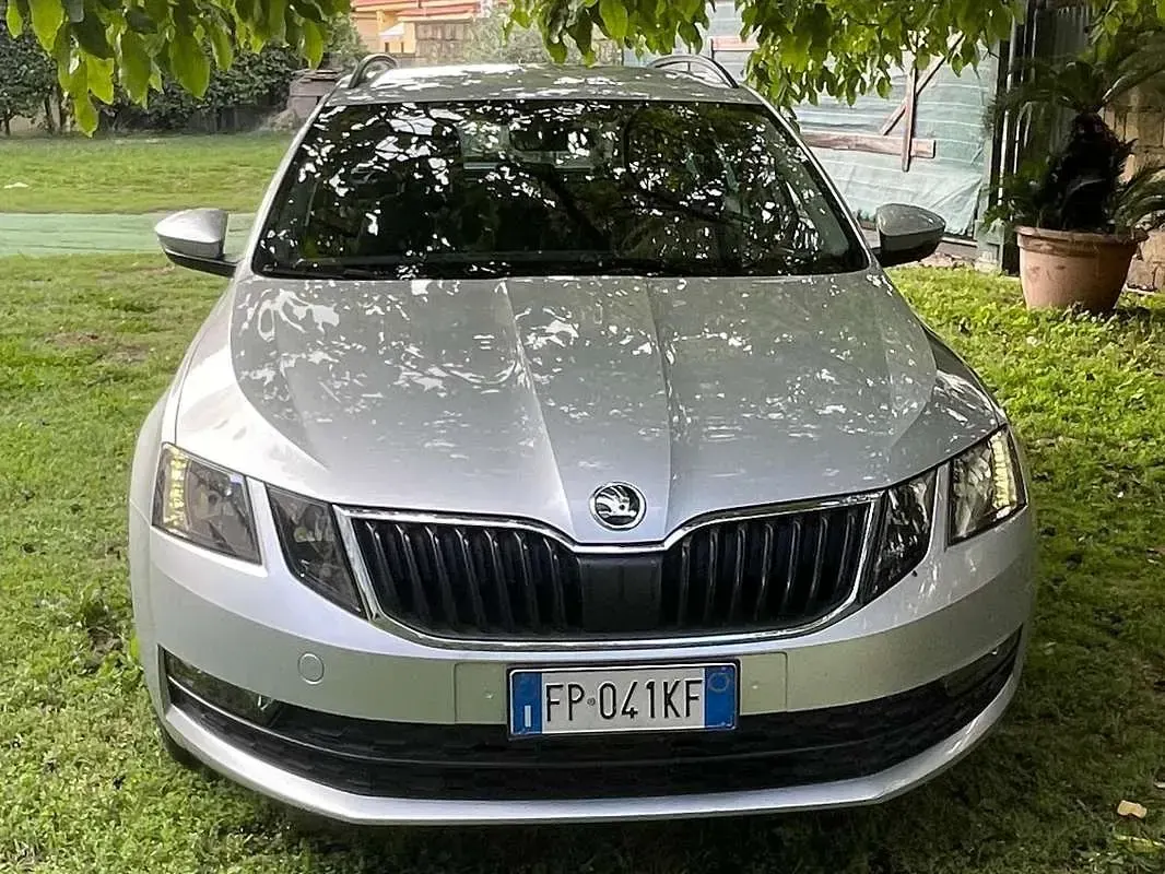 Usata Skoda Octavia Style 116 CV (85 kW) 2018 Grigio Station wagon