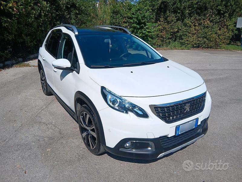 Używany Peugeot 2008 102 KM (75 kW) 2018 Biały SUV