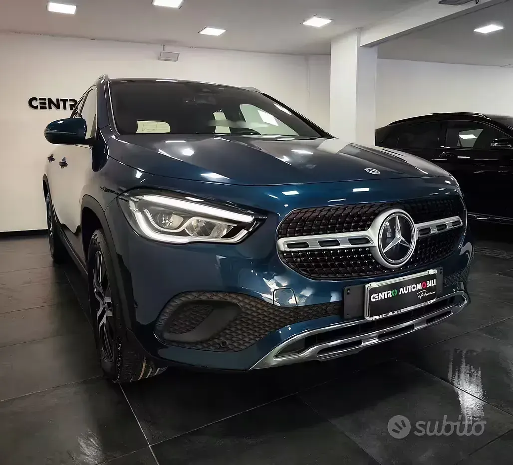 Usata Mercedes GLA200 150 CV (110 kW) 2022 Bluazzurro SUV