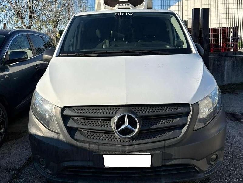 Bianco Usata 2017 Mercedes Vito Furgone | 15.900 € (Ottimo prezzo) - Immagine 1/4