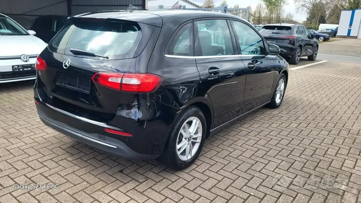Occasion Mercedes B180 Executive 116 PK (85 kW) 2021 Zwart MPV