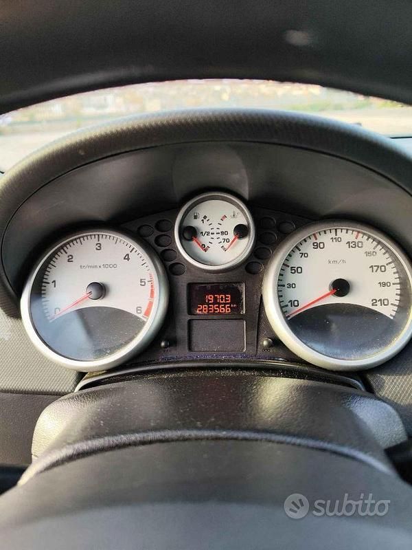 Usata Peugeot 207 70 CV (51 kW) 2008 Nero Berlina