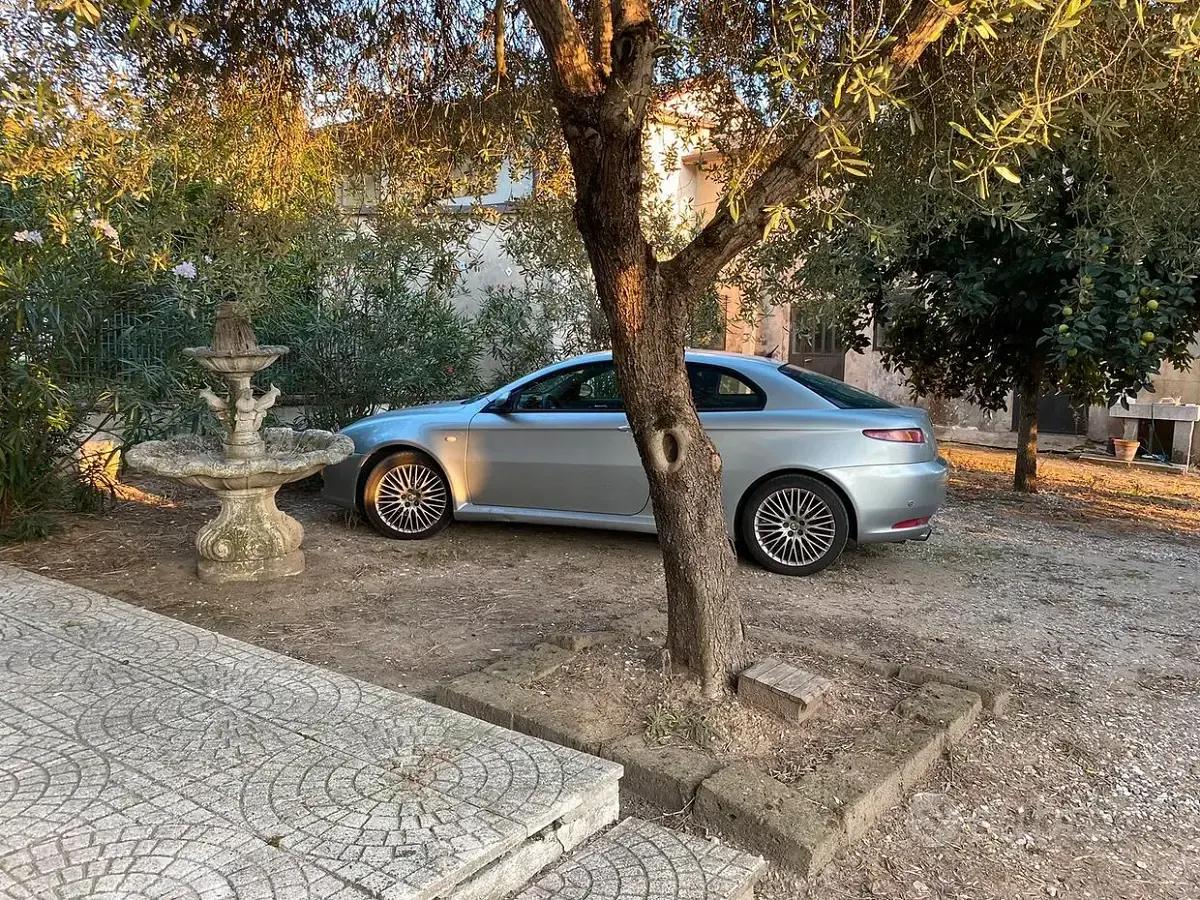 Usata Alfa Romeo GT 150 CV (110 kW) 2004 Grigio Coupé