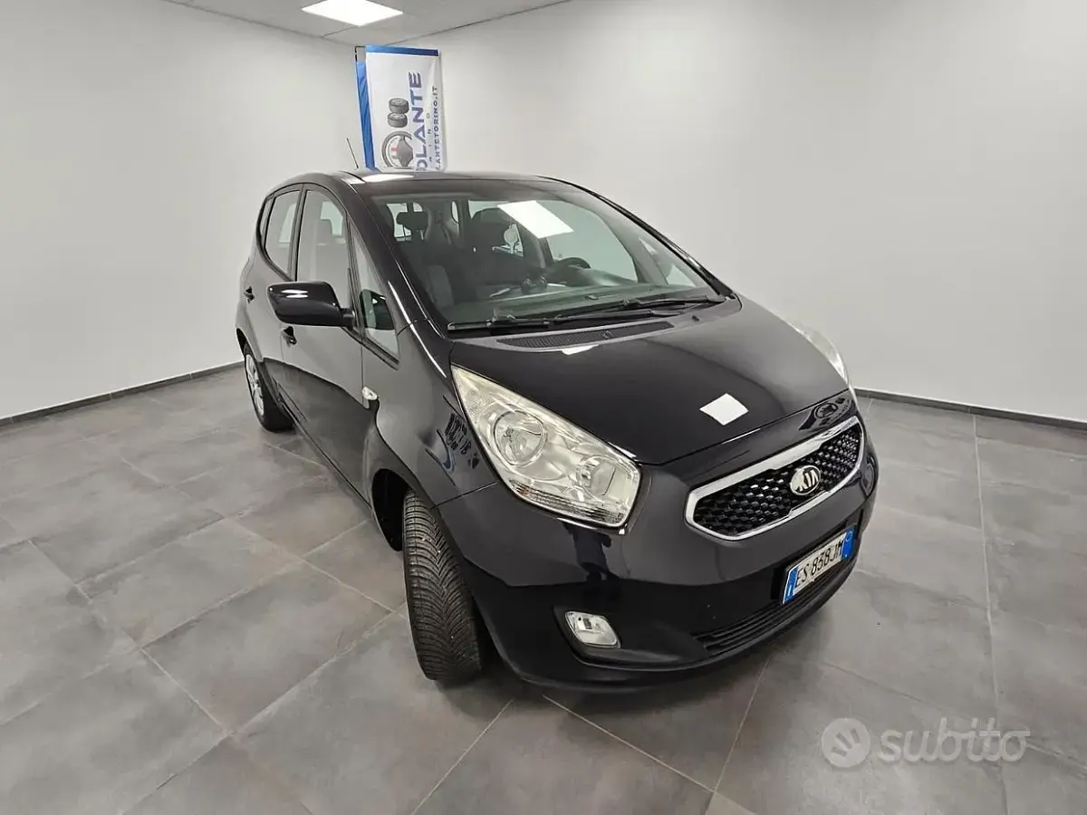 Usata Kia Venga Active 90 CV (66 kW) 2013 Nero Utilitaria