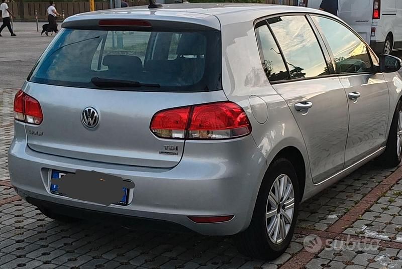 Usata VW Golf VI 105 CV (77 kW) 2011 Grigio Utilitaria