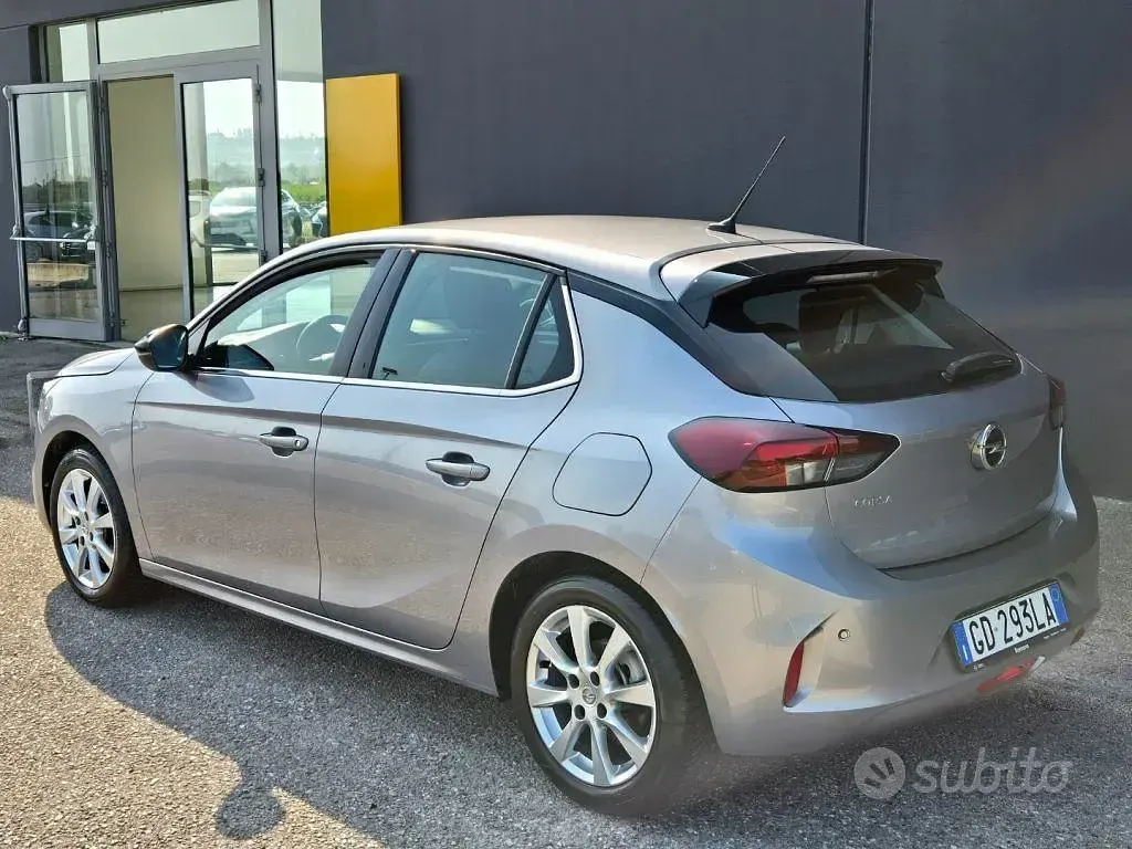 Usata Opel Corsa Elegance 102 CV (75 kW) 2021 Grigio Utilitaria