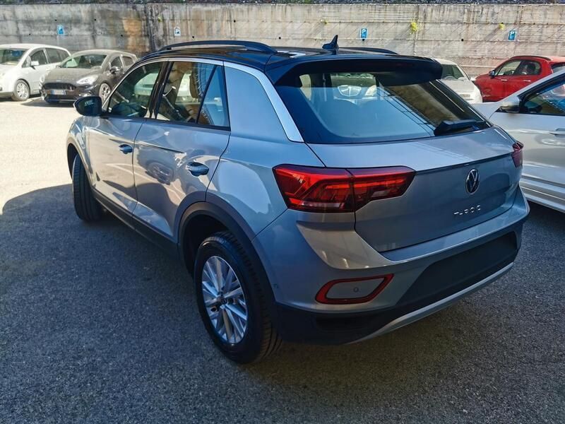 Usata VW T-Roc Life 115 CV (84 kW) 2024 Argento SUV