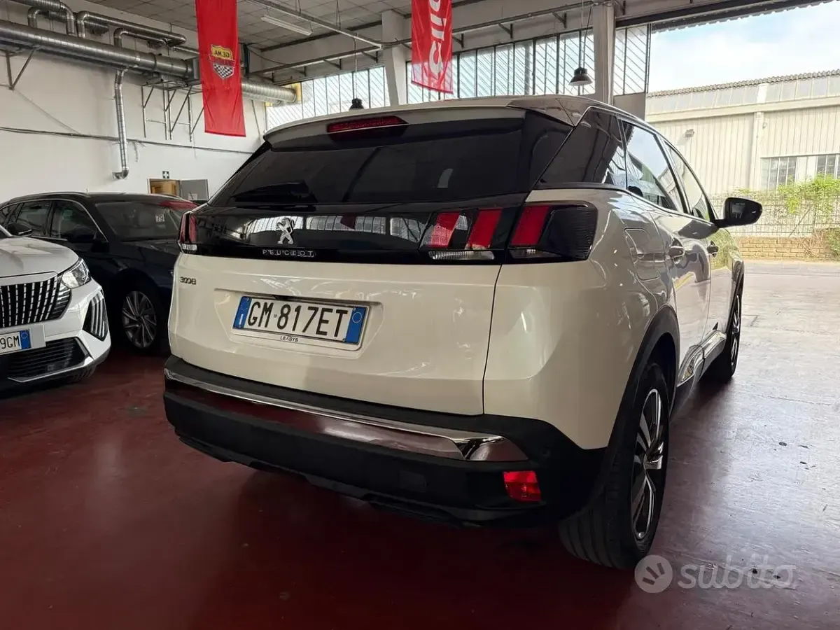 Usata Peugeot 3008 Allure 131 CV (96 kW) 2023 Bianco SUV