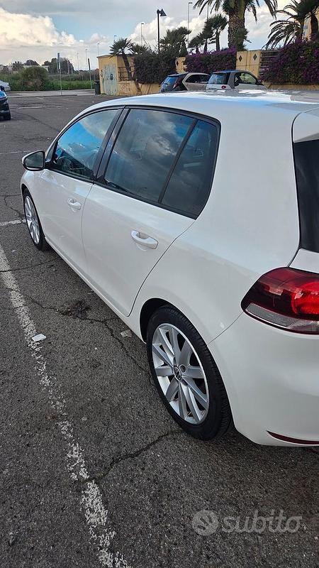 Usata VW Golf VI Highline 105 CV (77 kW) 2010 Bianco Utilitaria