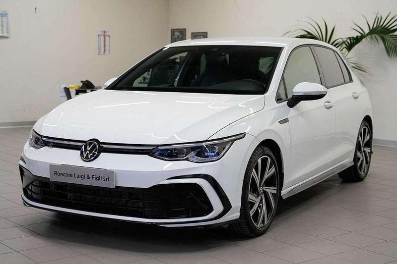 Usata VW Golf VIII R-line 131 CV (96 kW) 2024 Pure white Berlina