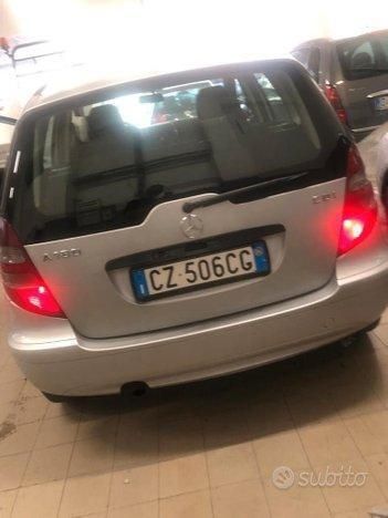 Usata Mercedes A200 109 CV (80 kW) 2005 Bianco Utilitaria