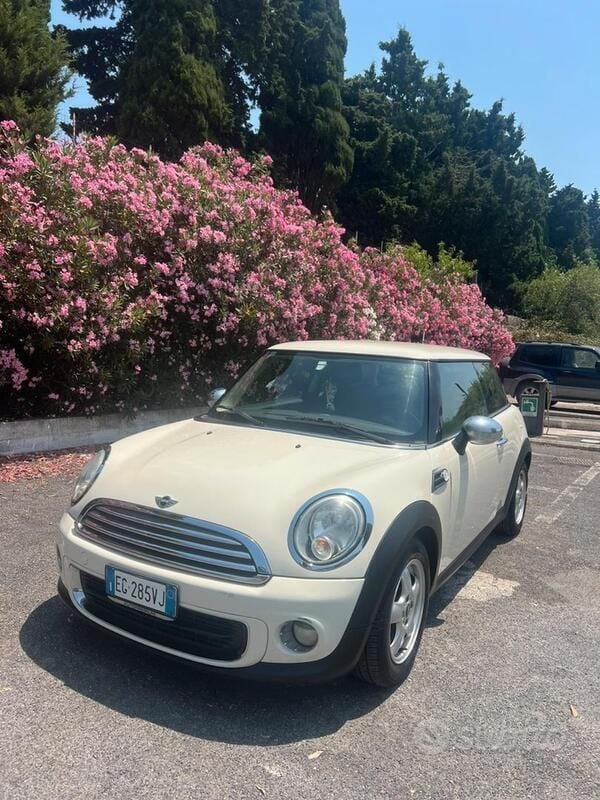 Usata Mini ONE 75 CV (55 kW) 2011 Bianco Utilitaria