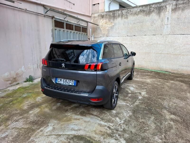Grigio Usata 2022 Peugeot 5008 Allure Monovolume | 28.000 € (Buon prezzo) - Immagine 1/4