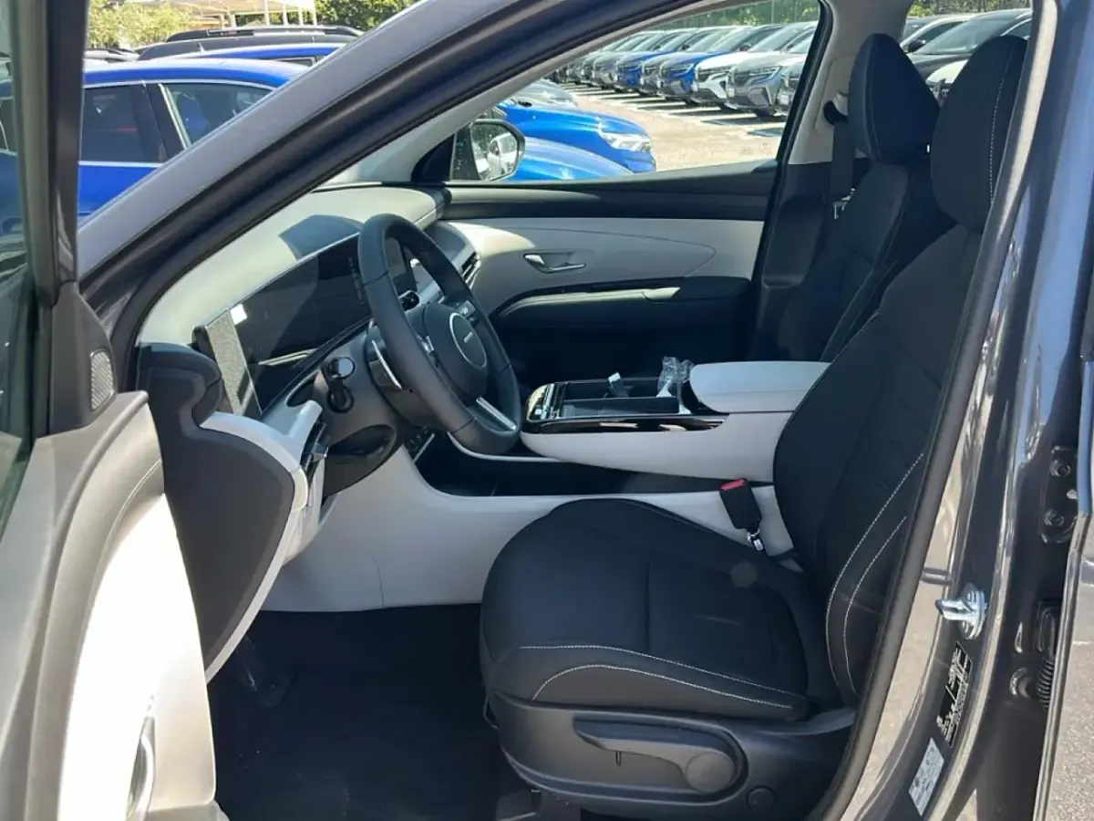 Nuova Hyundai Tucson 180 CV (132 kW) 2026 Grigio SUV