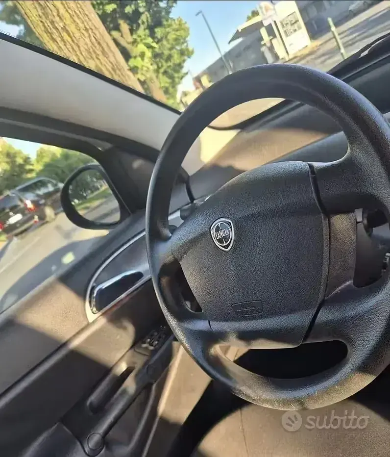 Usata Lancia Ypsilon 69 CV (50 kW) 2011 Utilitaria