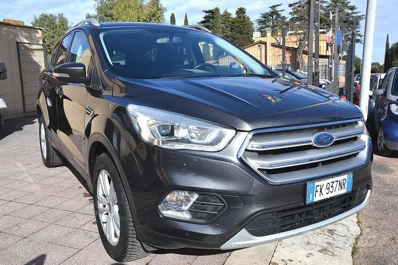 Usata Ford Kuga Titanium 120 CV (88 kW) 2017 Grigio SUV