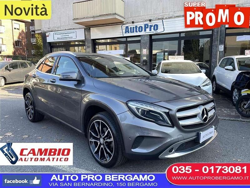 Grigio Usata 2016 Mercedes GLA200 Premium SUV | 15.600 € (Buon prezzo) - Immagine 1/4