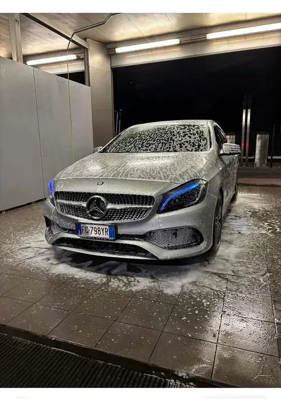 Usata Mercedes A200 Premium 136 CV (100 kW) 2017 Grigio Utilitaria