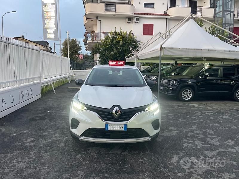 Usata Renault Captur Business 100 CV (73 kW) 2021 Bianco SUV