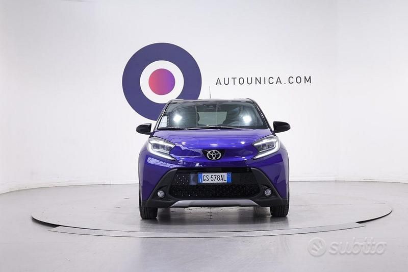 Usata Toyota Aygo X Lounge 72 CV (52 kW) 2024 Blu SUV