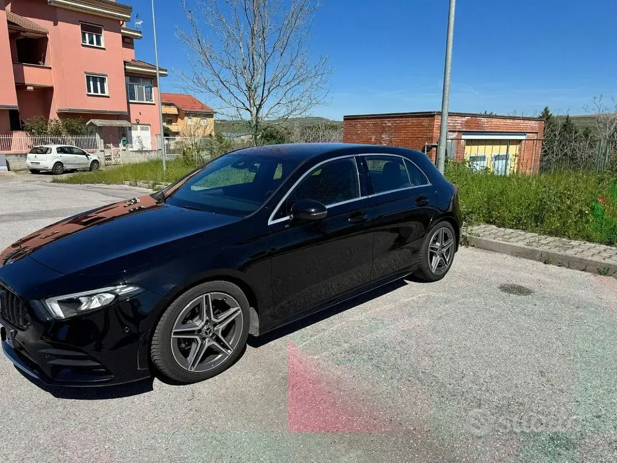 Usata Mercedes A200 AMG line 150 CV (110 kW) 2020 Nero Berlina