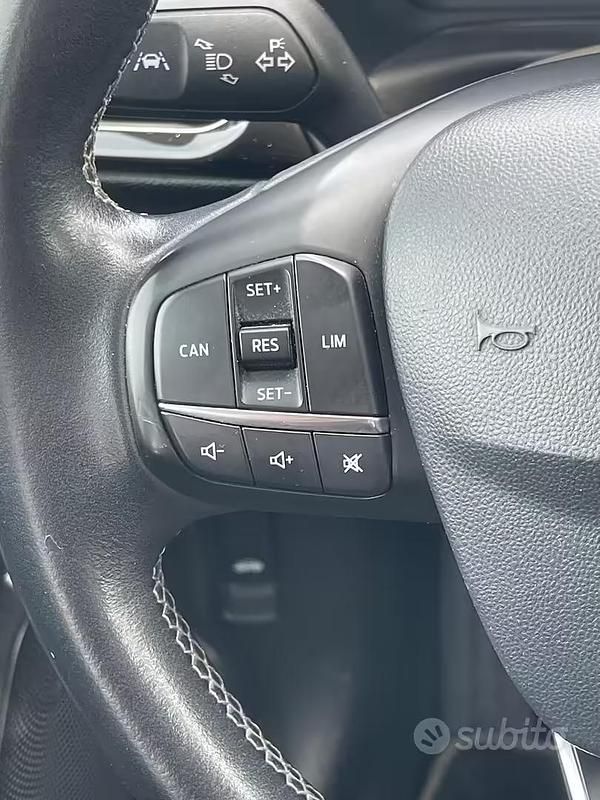 Usata Ford Fiesta 86 CV (63 kW) 2018 Nero Utilitaria