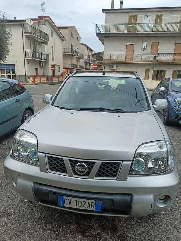 Usata Nissan X-Trail 136 CV (100 kW) 2005 Grigio SUV
