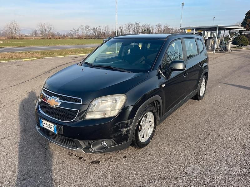 Usata Chevrolet Orlando 131 CV (96 kW) 2012 Rosso Monovolume