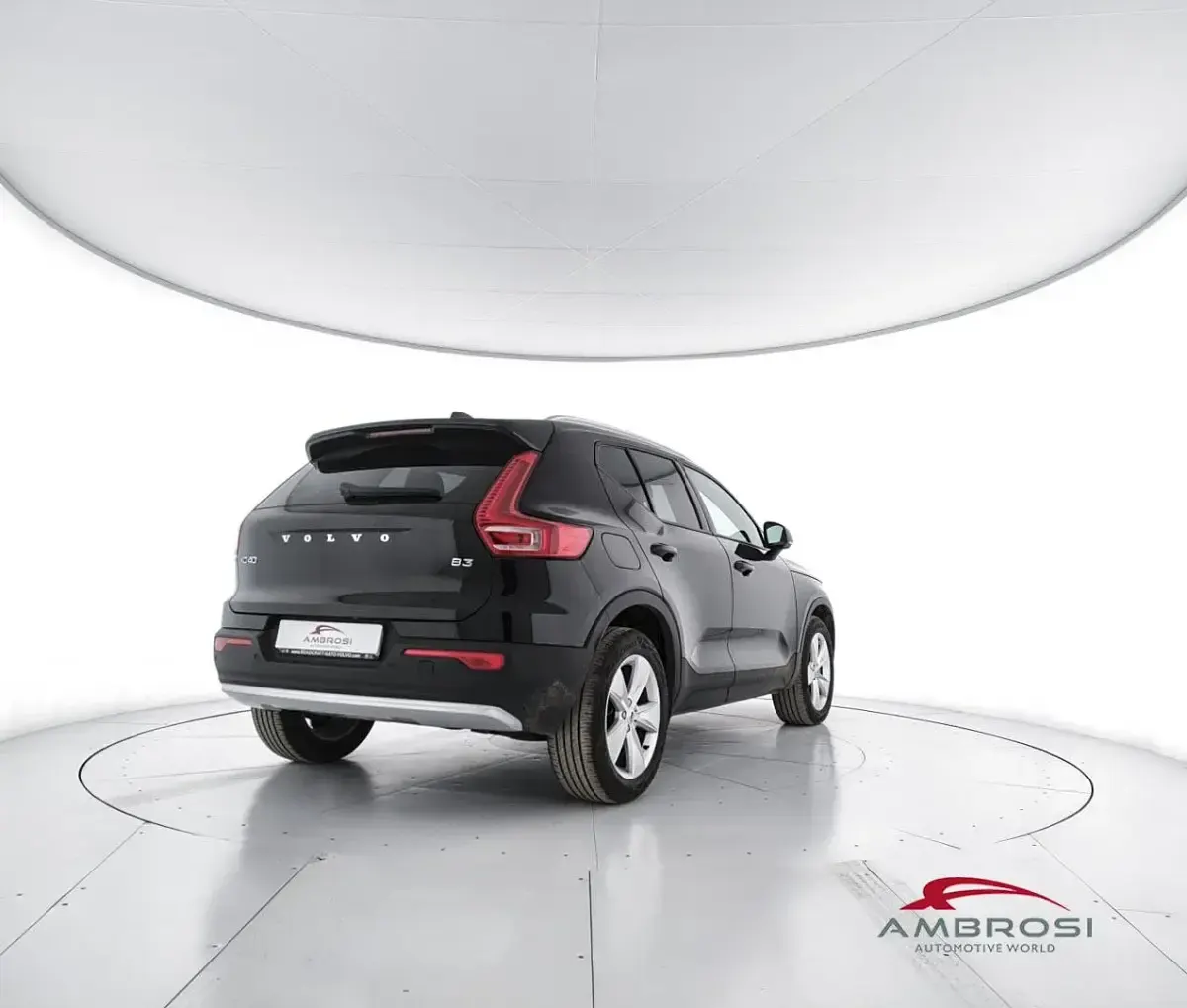 Usata Volvo XC40 Plus 163 CV (119 kW) 2022 Nero SUV