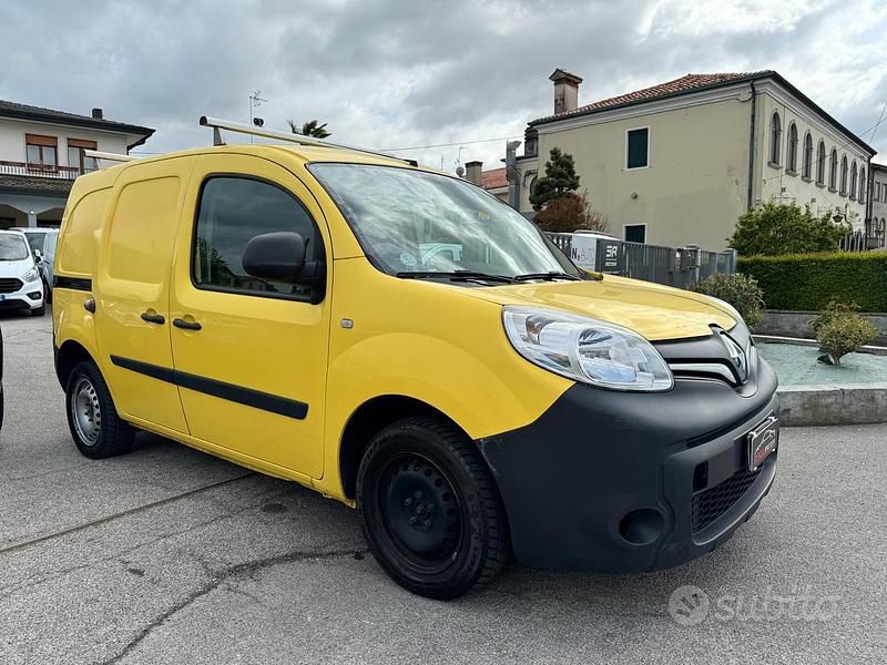 Usata Renault Kangoo 110 CV (80 kW) 2019 Giallo Monovolume