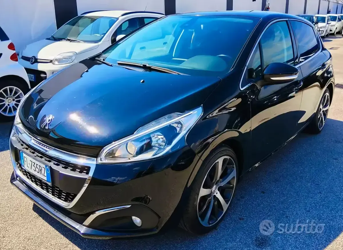 Usata Peugeot 208 Allure 75 CV (55 kW) 2017 Nero Utilitaria