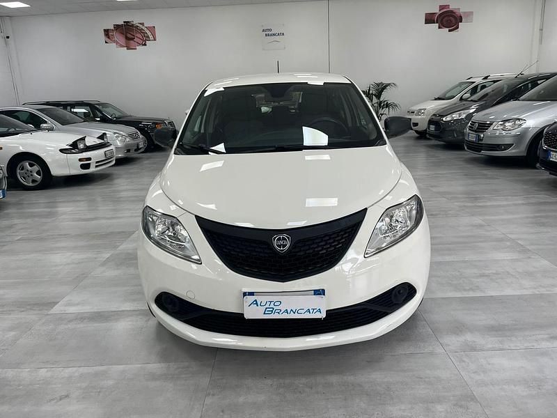Usata Lancia Ypsilon 69 CV (50 kW) 2020 Bianco Utilitaria