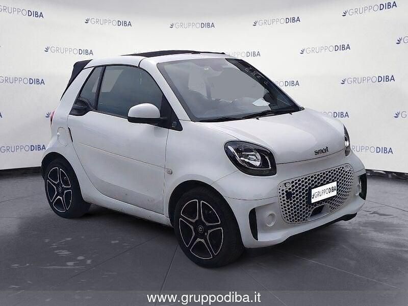 Usata Smart ForTwo Electric Drive 60 kW (82 CV) 2021 Bianco Cabrio