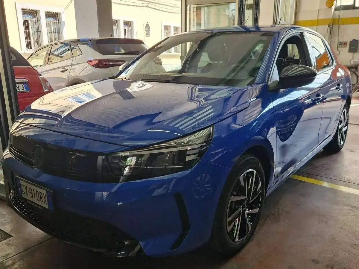 Usata Opel Corsa 101 CV (74 kW) 2025 Blu/azzurro Utilitaria