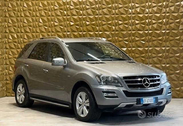 Usata Mercedes ML350 Edition 231 CV (169 kW) 2011 Grigio SUV