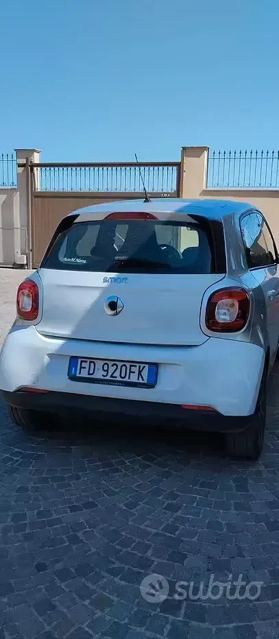 Usata Smart ForFour 71 CV (52 kW) 2016 Bianco Utilitaria