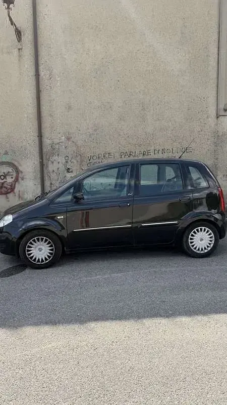 Usata Lancia Musa 95 CV (69 kW) 2004 Monovolume