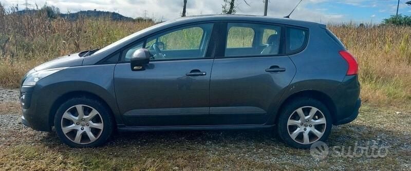 Grigio Usata 2013 Peugeot 3008 Access Monovolume | 2800 € (Super prezzo) - Immagine 1/4