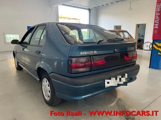 Usata Renault 19 79 CV (58 kW) 1993 Blu Berlina
