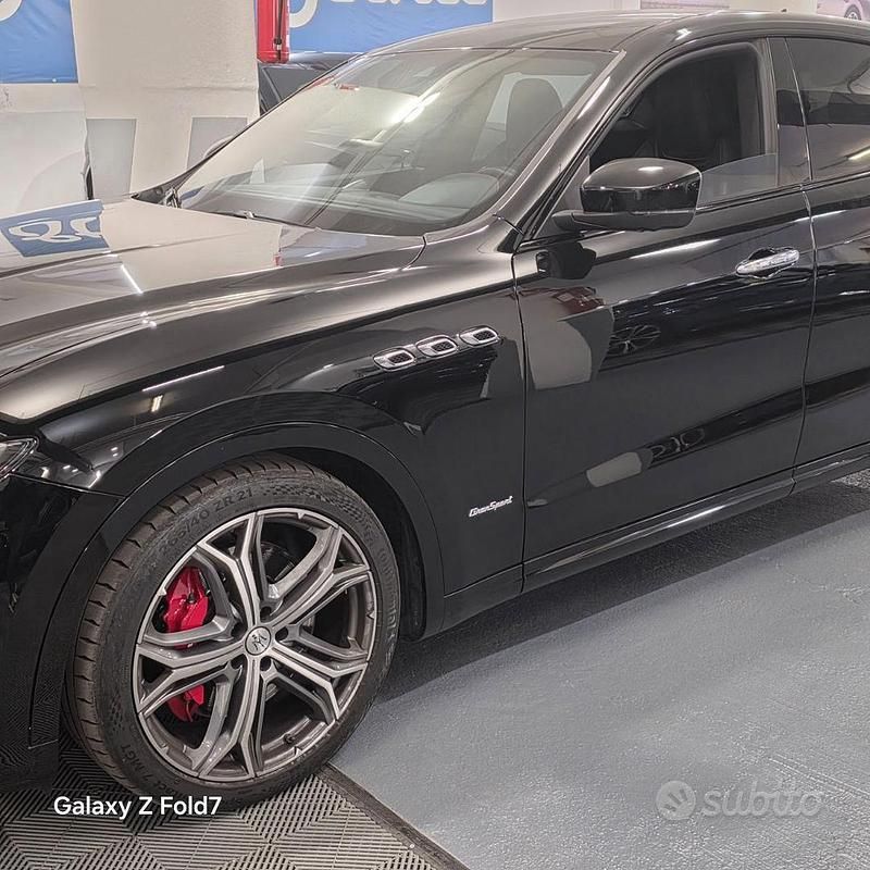 Usata Maserati GranSport 350 CV (257 kW) 2021 Nero Station wagon