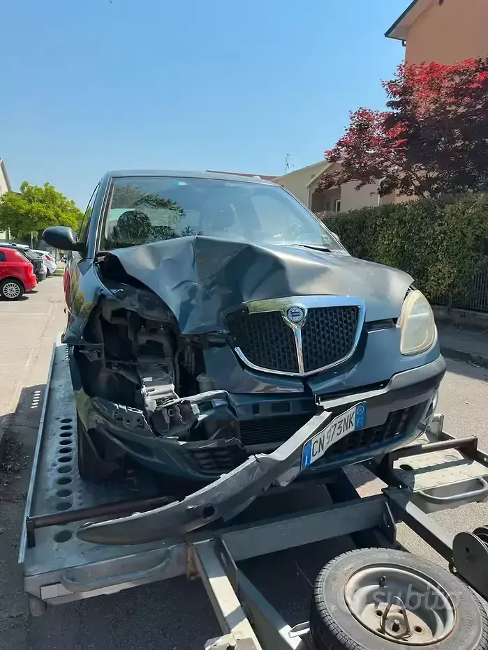 Usata Lancia Ypsilon 2004 Utilitaria