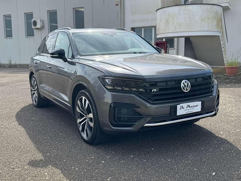 Usata VW Touareg R-line 231 CV (169 kW) 2018 Grigio SUV